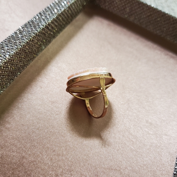 Vintage 14k Gold Cameo Ring - Picture 13 of 16